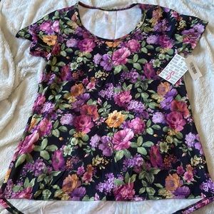 NWT. LuLaRoe classic t size small